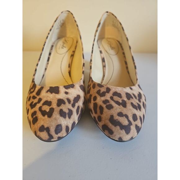 Life Stride Tylor Womens Size 8.5 Cushioned Footbed Slip-On Pumps‎ Leopard - Picture 13 of 13